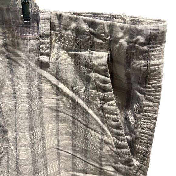 Calvin Klein grey, white and taupe plaid flat front men’s shorts size 40 - Picture 6 of 10